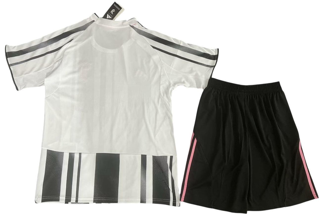 Juventus kit Gara Home 2025/26